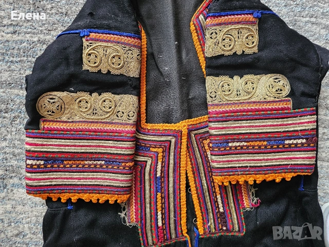 Автентична кюстендилска казмирена сая със сърма, снимка 7 - Антикварни и старинни предмети - 54043629