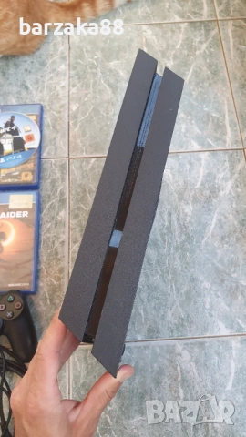 PS4 + 2 джойстика + 2 игри + кабели  , снимка 8 - PlayStation конзоли - 54764313