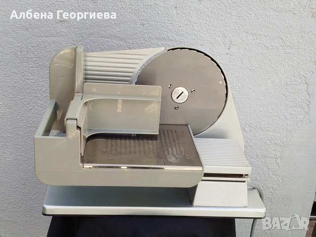 Слайс машина GRAEF - 130 W, снимка 8 - Кухненски роботи - 55261349