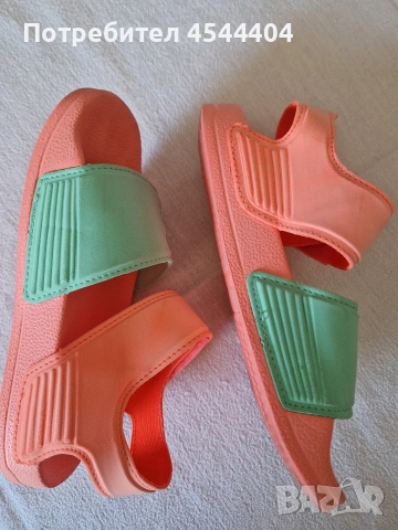 Adidas детски сандали, подарък- Disney Frozen джапанки, снимка 4 - Детски маратонки - 54946222