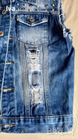 Дамски дънков сет – къси панталонки с висока талия и дънков елек с капси, снимка 3 - Комплекти - 54023381