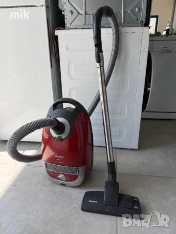 Прахосмукачка Миеле 2200W, снимка 2 - Прахосмукачки - 54503005