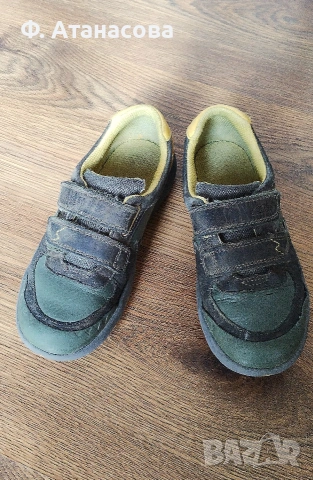 Оригинални обувки Clarks с лепки, естествена кожа, номер 32.5, отлични, снимка 2 - Детски обувки - 55247542