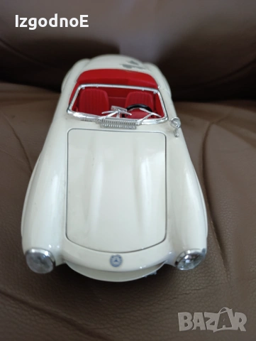 Mercedes-Benz 300 SL Roadster BURAGO- PREMIUM EDITION , снимка 3 - Колекции - 54363069