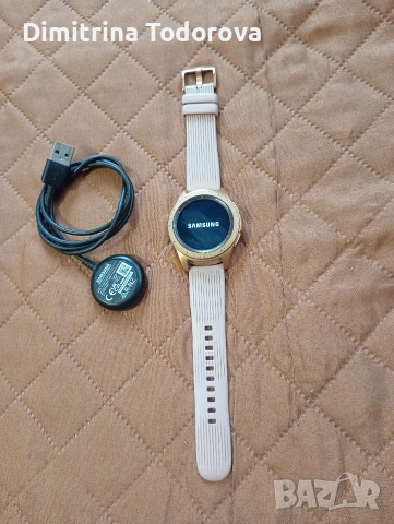 Samsung Galaxy Watch SM-R810 Gold, снимка 3 - Смарт часовници - 54652064