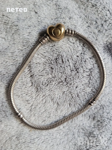 Pandora. сребърна гривна.