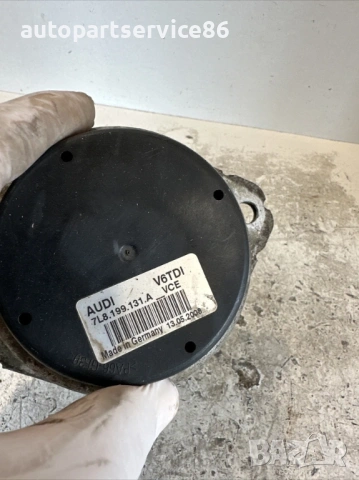 Тампон/стойка на двигател ляв за Volkswagen Touareg 3.0 Tdi (2009) 7L8199131A, снимка 2 - Части - 54164766