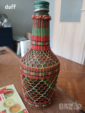 Бутилка с оплетка. 