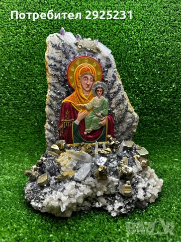 Ръчно изработена икона на Дева Мария с Младенеца с естествени кристали