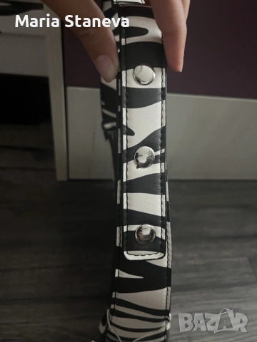 Регулируема чанта тип зебра - Bershka , снимка 3 - Чанти - 55644798
