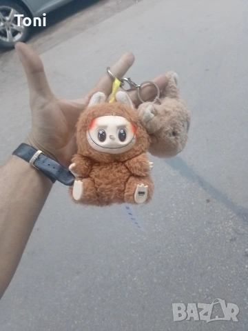 Плюшена играчка с ключодържател Labubu Лабубу