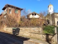 Селска къща с пристройка и сайвант в село Ломец, снимка 1