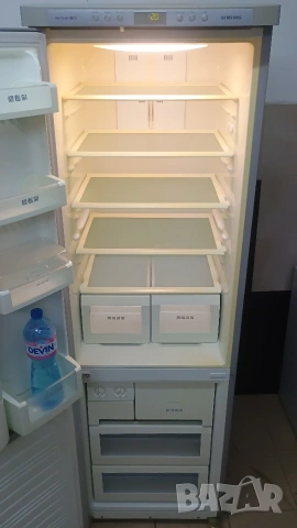 Хладилник с фризер Samsung Nofrost 