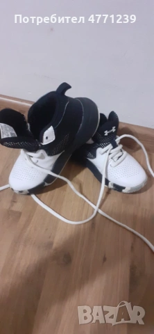 Детски маратонки на Under Armour, снимка 2 - Маратонки - 54795037