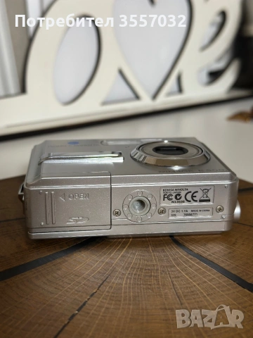 Ретро дигитален фотоапарат Konica Minolta DiMAGE E500 (CCD камера) Работещ !!! , снимка 7 - Фотоапарати - 54672156