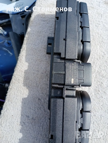 Бутони с подгрев на седалки и аварийни за Mercedes C-Class W203, снимка 3 - Части - 54191679