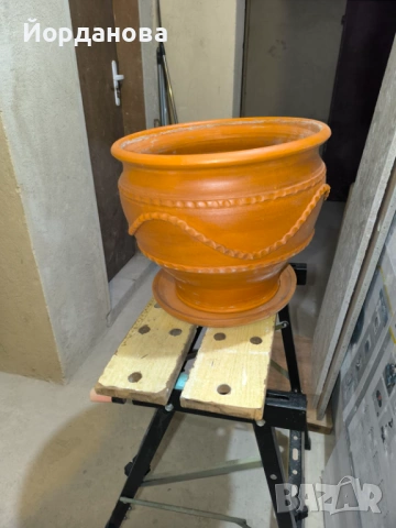 2 керамични саксии 32/36 см с чинии 