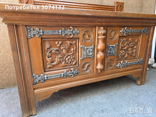 Шкаф в Готически стил, снимка 2 - Шкафове - 54359615