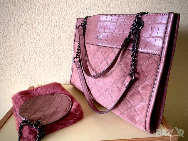 НОВА чанта Axel с аксесоари, снимка 11 - Чанти - 54033076