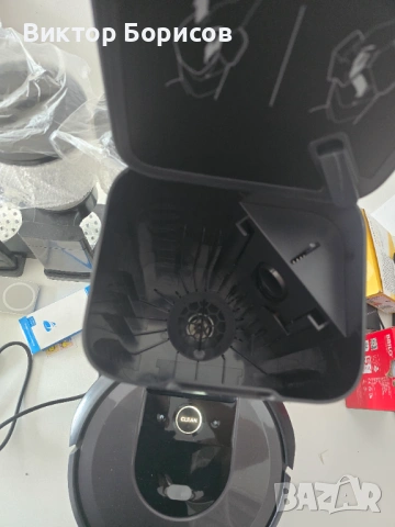 Прахосмукачка робот iRobot Roomba i7+ с WiFi и автономно изпразване на боклука в Clean Base™, снимка 2 - Прахосмукачки - 54674535