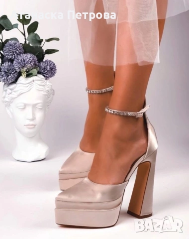 Високи обувки , снимка 2 - Дамски обувки на ток - 54495968