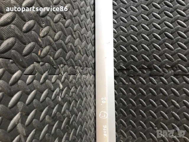 Фронтална лява декоративна лайстна Сребърен за врата за Mercedes C Class, W203 Coupe (2002) A2036902, снимка 3 - Части - 54112129