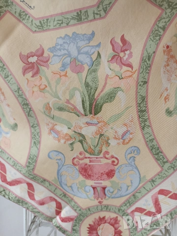 Дамски шал Aigner, снимка 12 - Шалове - 54357169