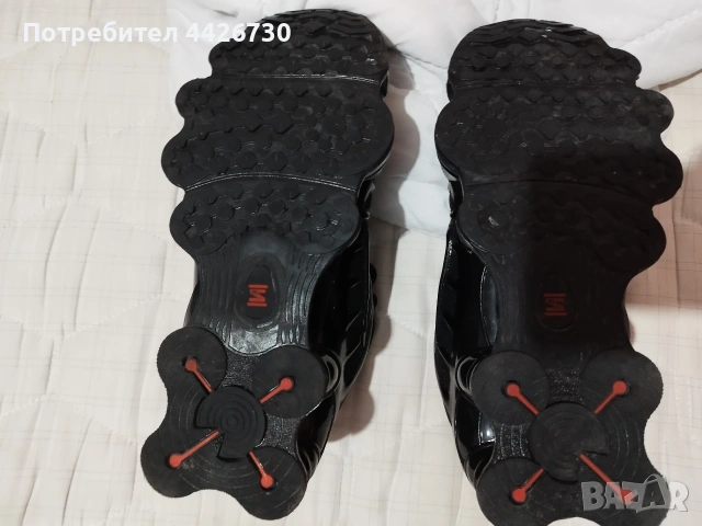 обувки Nike Shox triple black, снимка 4 - Маратонки - 54728439