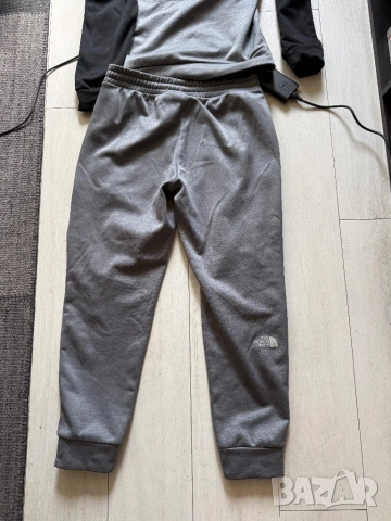 The North Face спортен екип, снимка 7 - Спортни дрехи, екипи - 54618756
