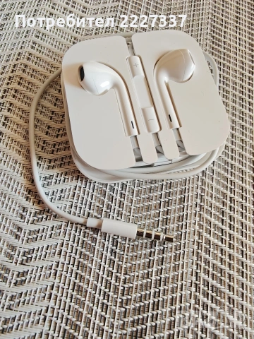 Оригинални слушалки Apple EarPods (Lightning) – чисто нови, от комплект на iPhone 12, снимка 4 - Слушалки, hands-free - 55106199