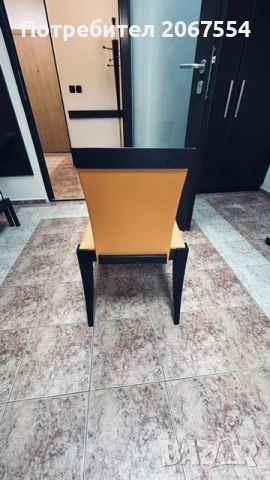Почти съвсем нови 4 бр тапицирани, кожени оранжеви стола, снимка 6 - Столове - 54046780