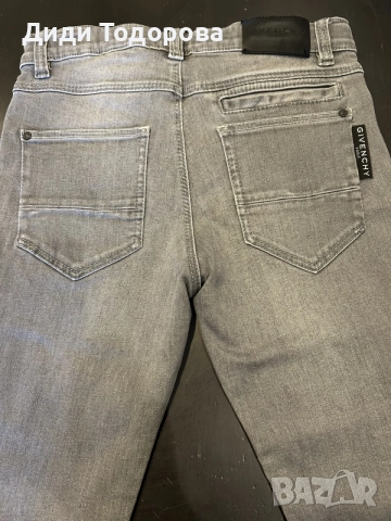Оригинални сиви дънки Givenchy - Размер 12 год. (XS) - Като нови!, снимка 4 - Дънки - 55322034