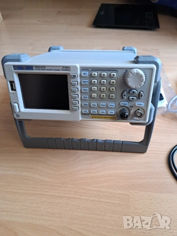 Siglent SDG830 30MHz генератор на функции/произволни вълнови форми , снимка 5 - Друга електроника - 55086759
