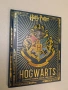 Harry Potter Hogwarts: A Cinematic Yearbook (Отлично състояние), снимка 1