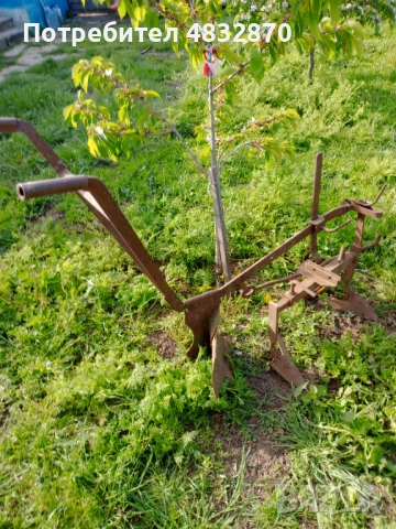 Продавам доилен агрегат,ярмомелка и малък плуг, снимка 2 - Крави - 54610972