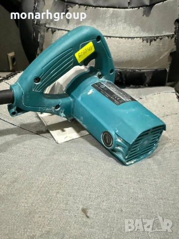 Ръчен Циркуляр Makkita 4100NH3, снимка 4 - Други инструменти - 54874001