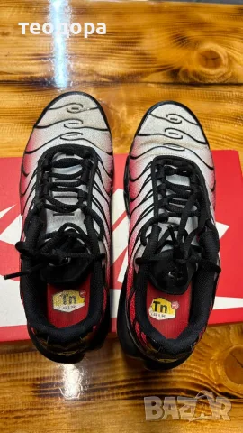 Nike TN Air Max Plus Black Fiery Red, снимка 10 - Маратонки - 55682043