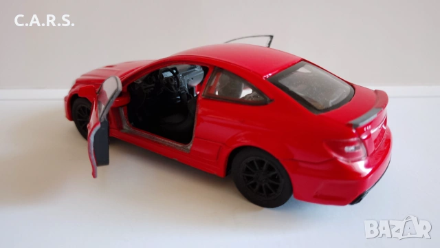 Mercedes-Benz C63 AMG Coupe Welly - Мащаб 1:34-39, снимка 10 - Колекции - 54179664