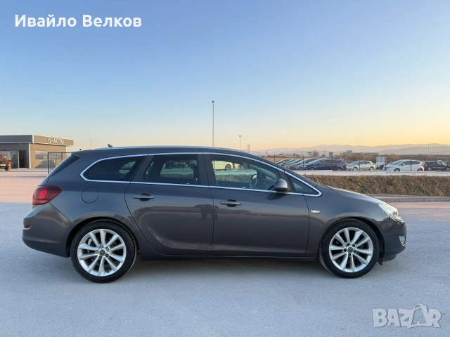 Opel Astra Sport tourer , снимка 2 - Автомобили и джипове - 55041296