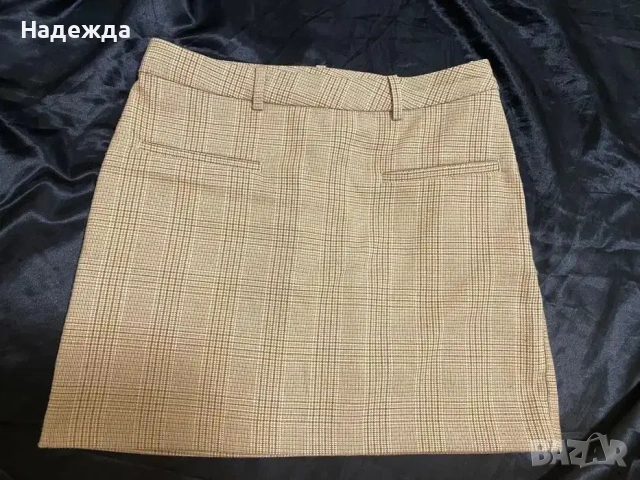 Пола Divided