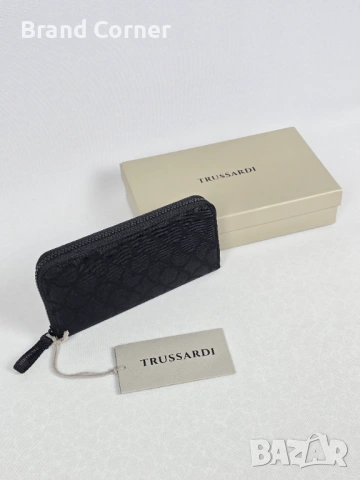 Ново оригинално портмоне Trussardi с монограм, кутия и етикет – черно