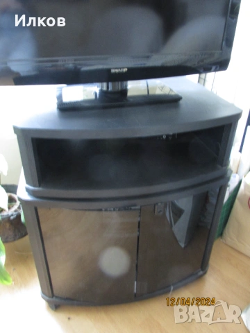 Телевизионен шкаф