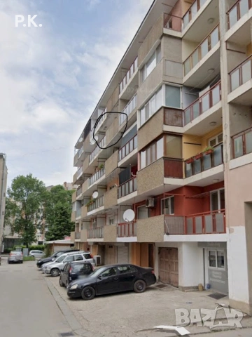 Продава се апартамент в широк център 