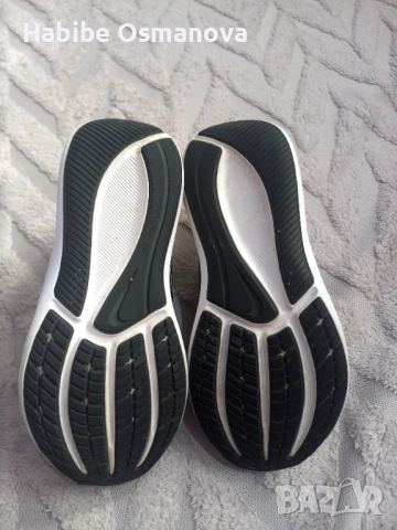 Детски оргинални маратонки Nike, снимка 3 - Детски маратонки - 54308514