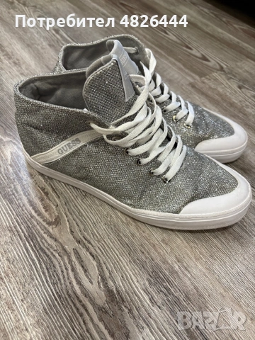 Обувки Guess Silver, снимка 2 - Дамски ежедневни обувки - 54536595