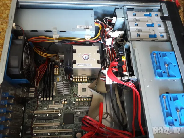 Работната станция Acer Altos G530, снимка 6 - Работни компютри - 55475519