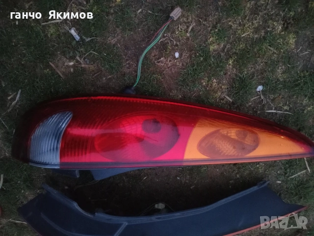 Задни стопове за Нисан Алмера Тино , снимка 2 - Части - 53965282