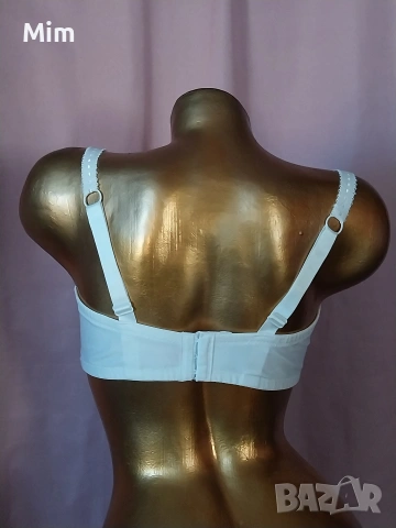 Hunkemoller 80 F Бял дантелен сутиен , снимка 5 - Бельо - 55159127