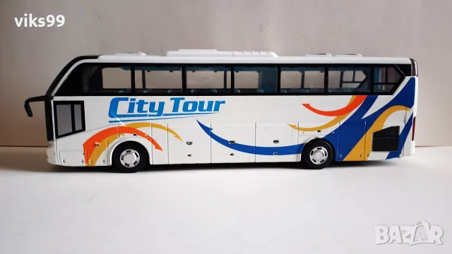 City Tour Bus Pull Back - Мащаб 1:32, снимка 2 - Колекции - 55614089