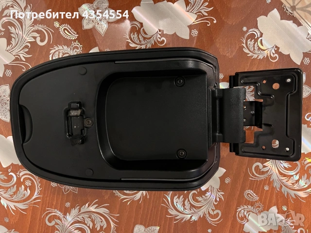 Оригинален подлакътник (капак) за Ford Focus MK2 Facelift (2008), снимка 2 - Части - 54860912